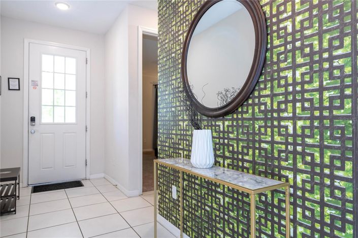 Image No.7-6 Bed House for sale