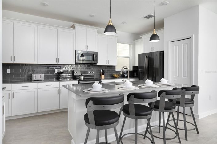 Image No.8-5 Bed Townhouse for sale