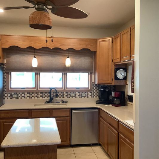 Image No.16-4 Bed House for sale