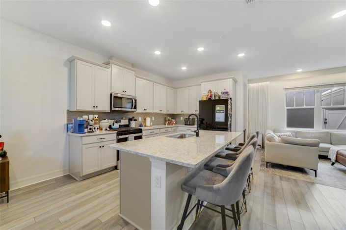 Image No.12-3 Bed Townhouse for sale