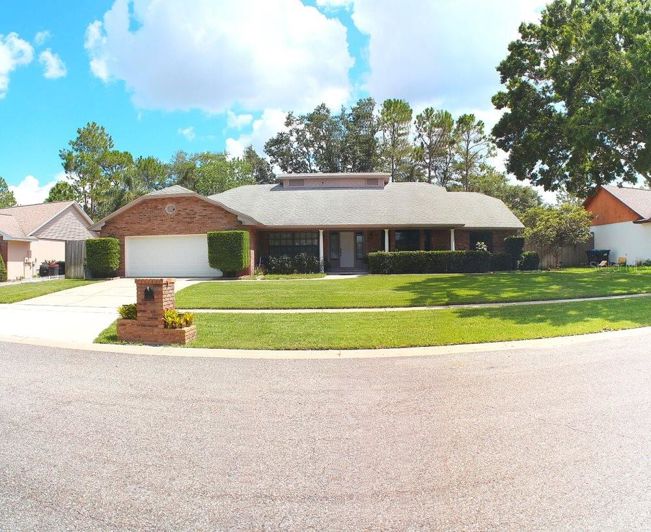 Image No.1-4 Bed House for sale