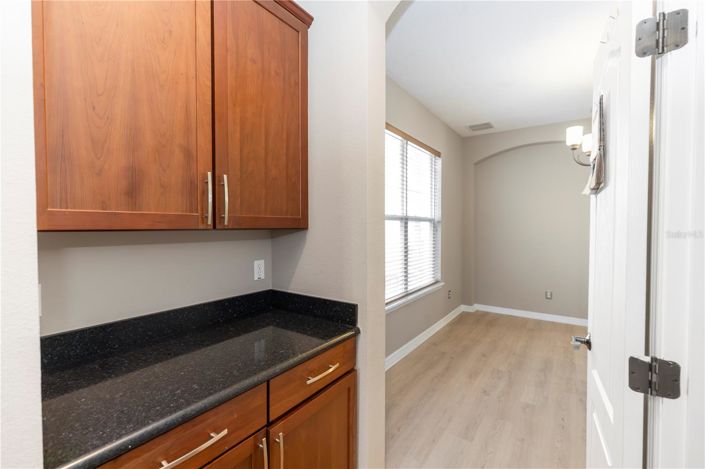 Image No.10-4 Bed House for sale