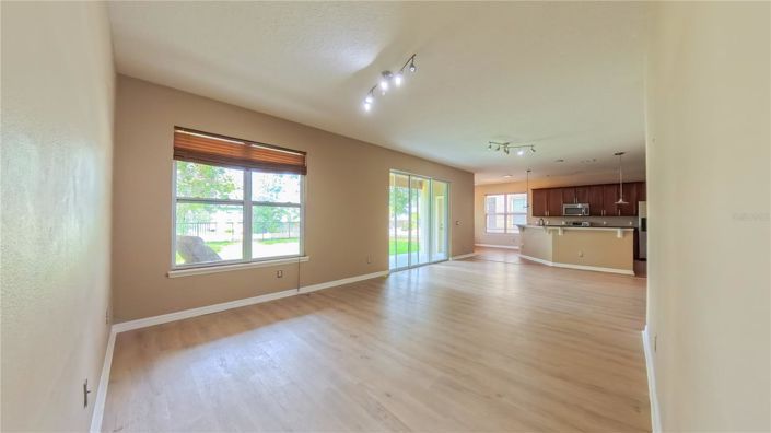 Image No.12-4 Bed House for sale