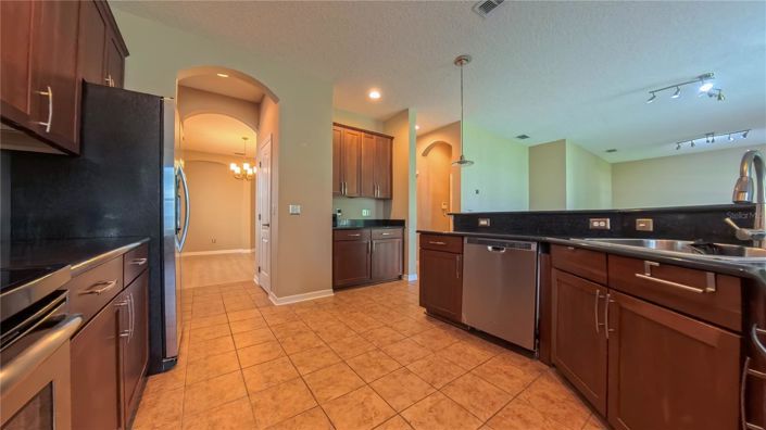 Image No.15-4 Bed House for sale