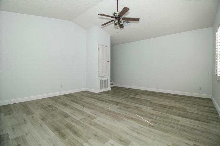 Image No.21-5 Bed House for sale