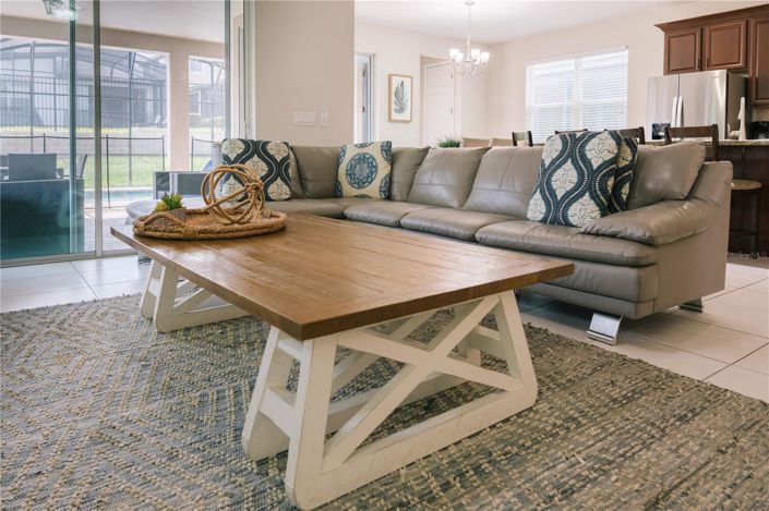 Image No.5-6 Bed House for sale