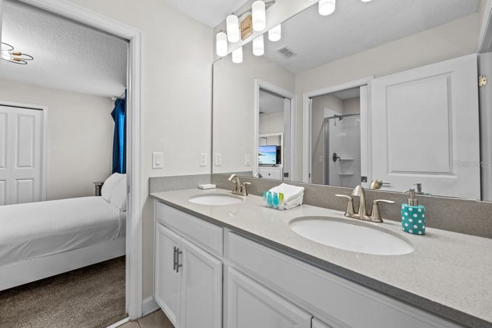 Image No.28-6 Bed House for sale