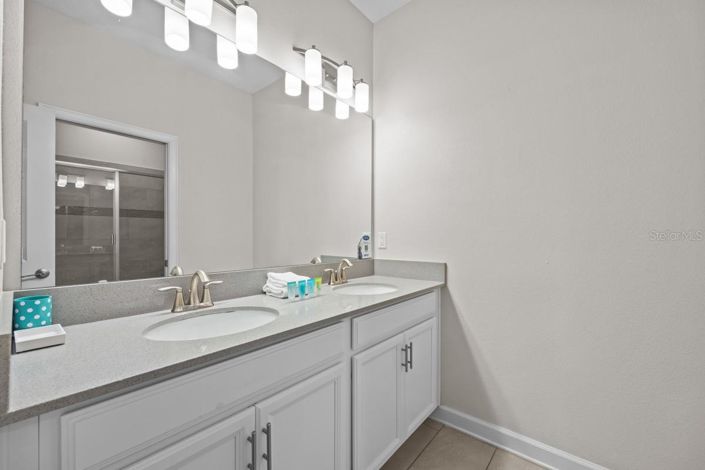 Image No.30-6 Bed House for sale