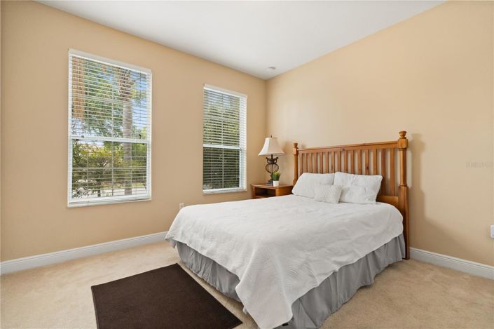 Image No.18-6 Bed House for sale