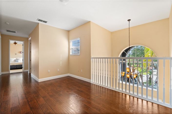 Image No.21-6 Bed House for sale