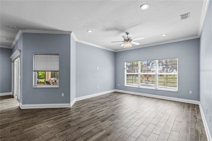 Image No.21-4 Bed House for sale