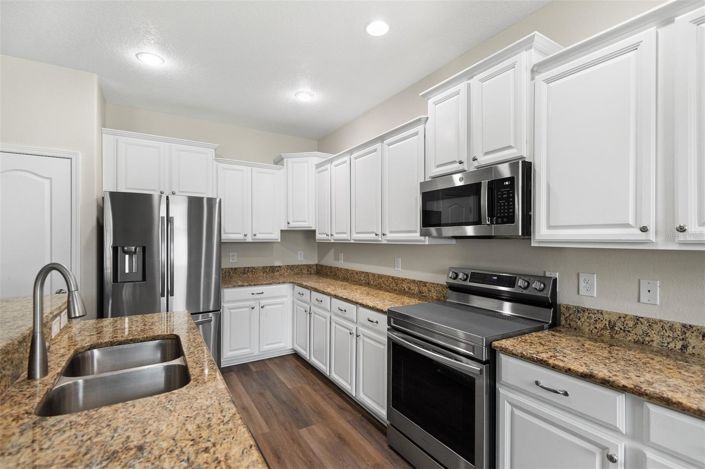 Image No.8-4 Bed House for sale