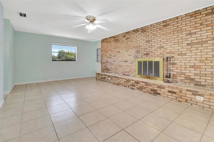 Image No.15-3 Bed House for sale