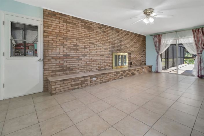 Image No.17-3 Bed House for sale