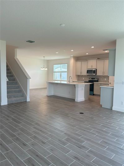 Image No.6-5 Bed House for sale