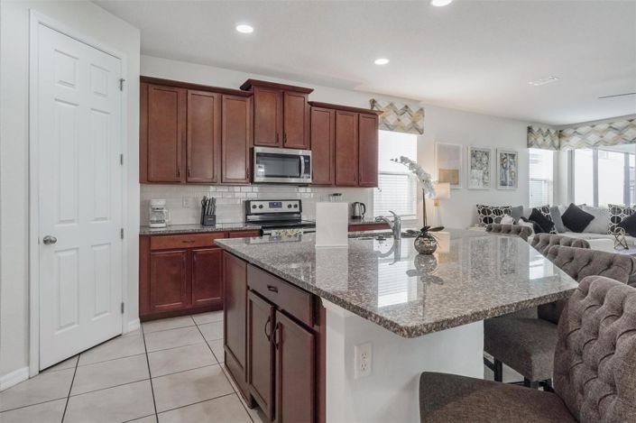 Image No.9-7 Bed House for sale