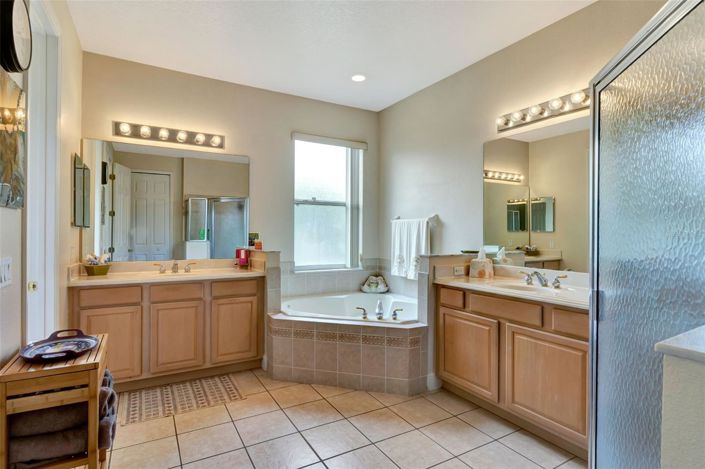 Image No.28-4 Bed House for sale