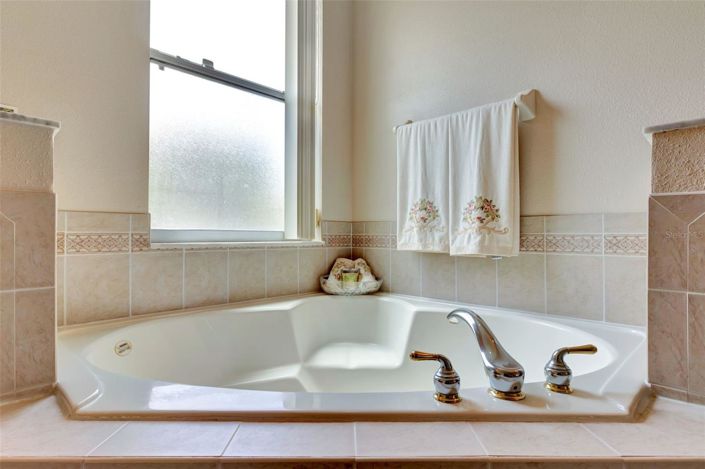 Image No.30-4 Bed House for sale