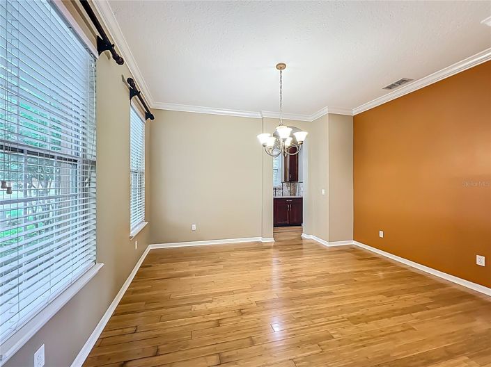 Image No.12-4 Bed House for sale