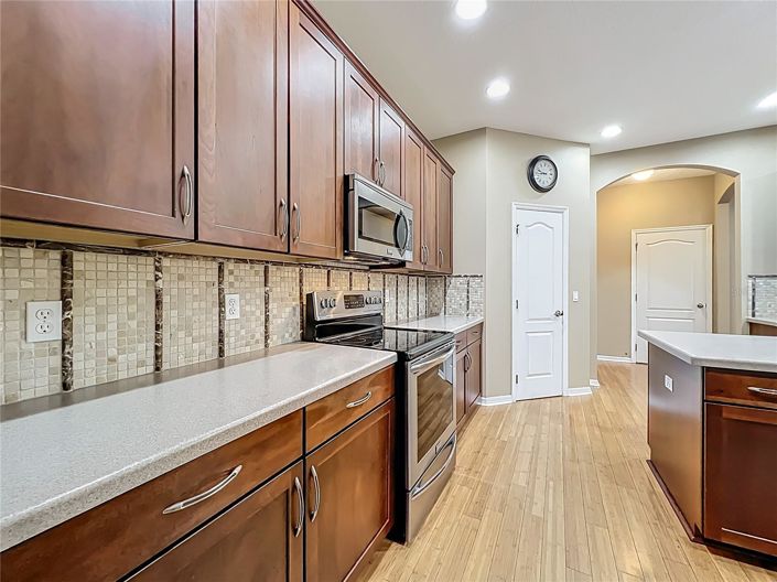 Image No.19-4 Bed House for sale