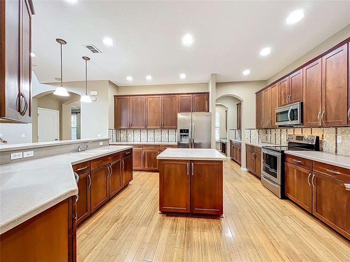 Image No.23-4 Bed House for sale