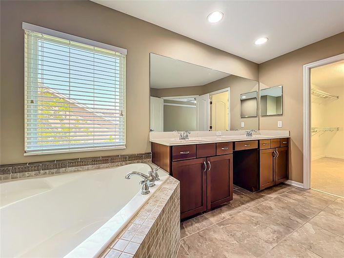 Image No.41-4 Bed House for sale