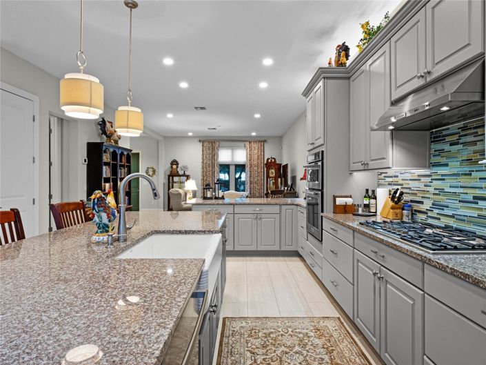 Image No.18-4 Bed Townhouse for sale