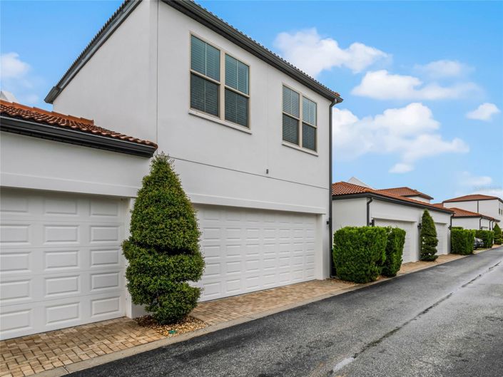 Image No.33-4 Bed Townhouse for sale