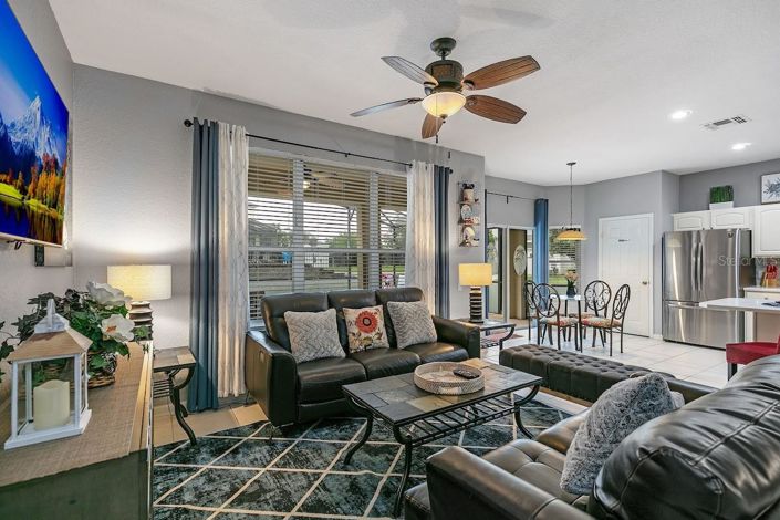 Image No.2-6 Bed House for sale