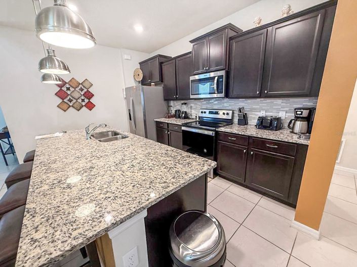 Image No.12-7 Bed House for sale