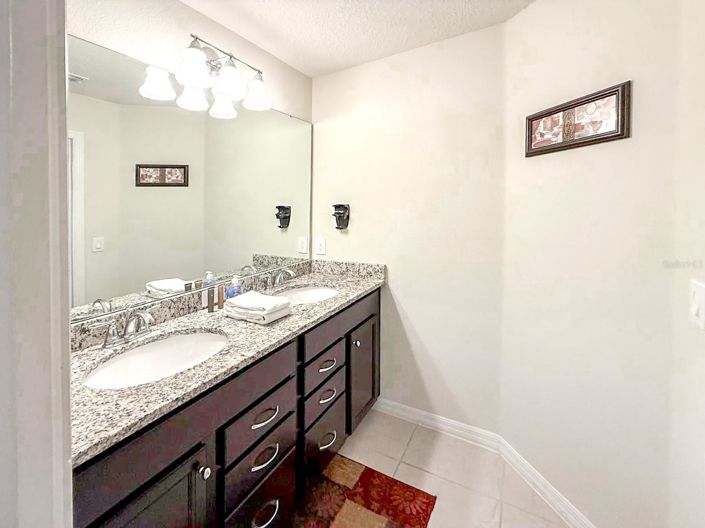 Image No.26-7 Bed House for sale