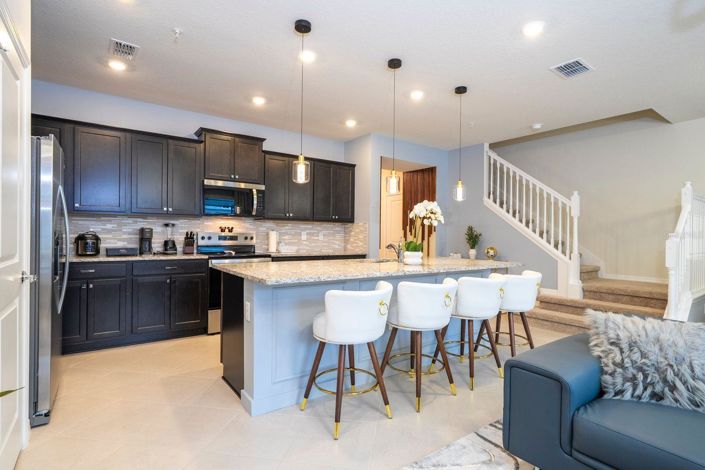 Image No.12-5 Bed Townhouse for sale