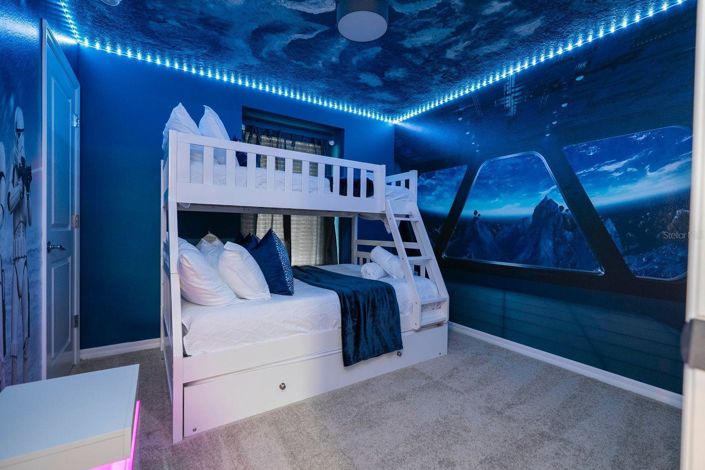 Image No.26-5 Bed Townhouse for sale