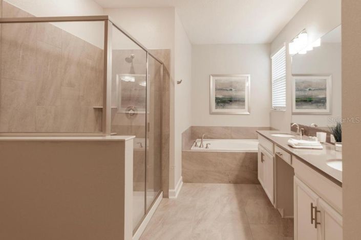 Image No.16-6 Bed House for sale