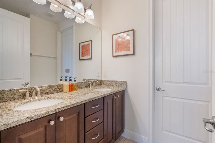 Image No.18-8 Bed House for sale