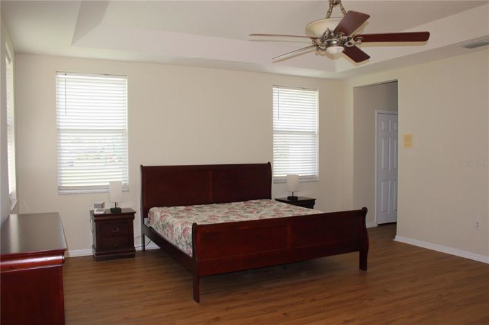 Image No.18-5 Bed House for sale