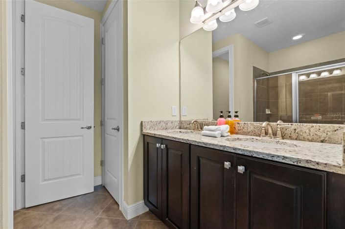 Image No.15-8 Bed House for sale