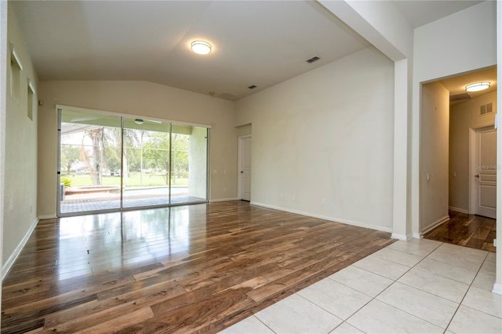 Image No.13-4 Bed House for sale