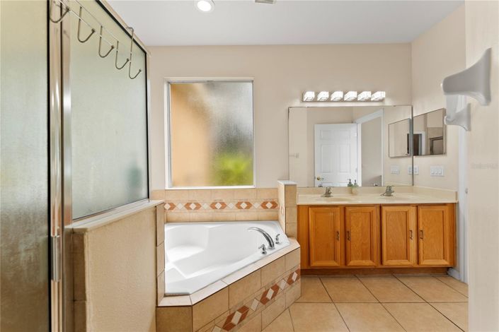 Image No.23-6 Bed House for sale