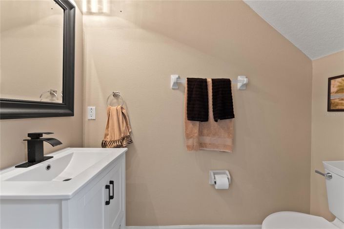 Image No.24-6 Bed House for sale