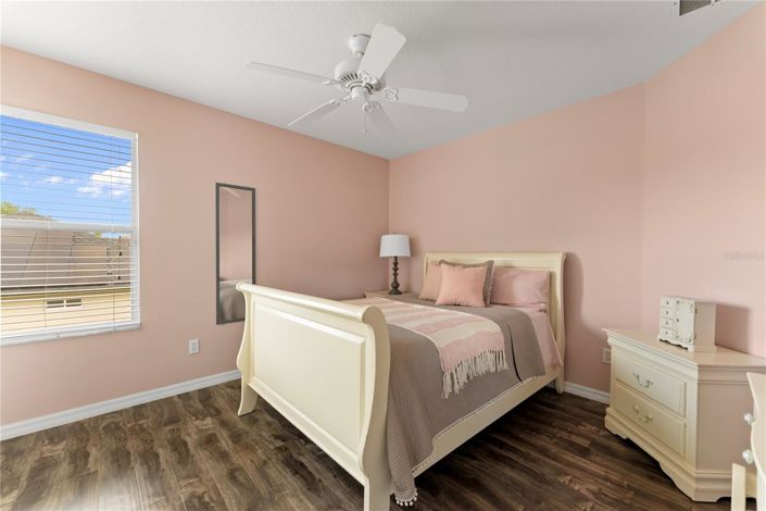 Image No.30-6 Bed House for sale