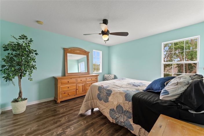 Image No.34-6 Bed House for sale