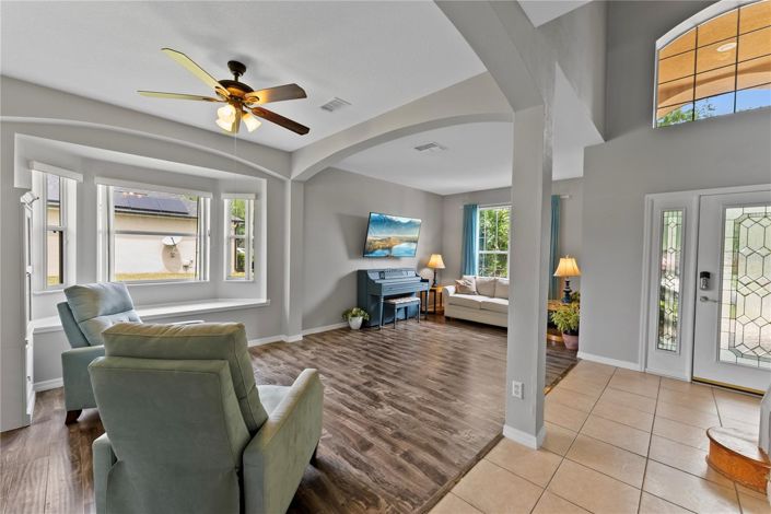 Image No.8-6 Bed House for sale