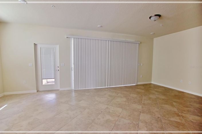 Image No.11-5 Bed Townhouse for sale