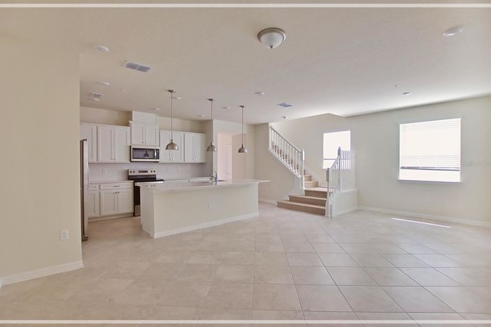 Image No.12-5 Bed Townhouse for sale