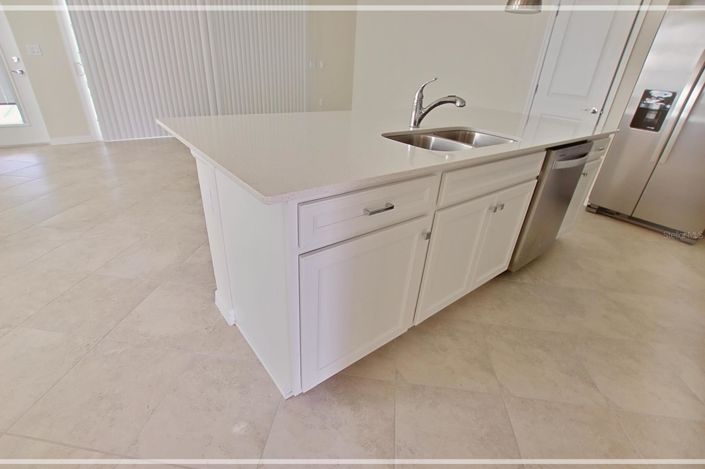 Image No.14-5 Bed Townhouse for sale