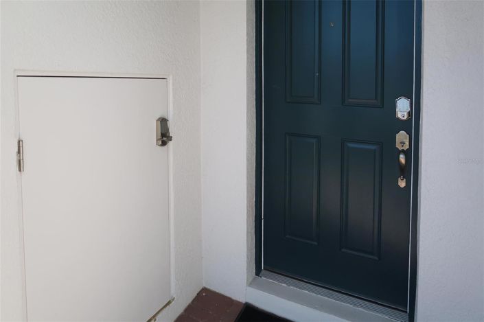 Image No.2-6 Bed House for sale