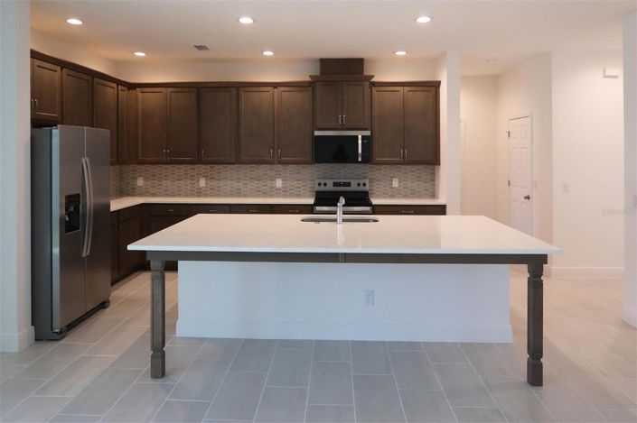 Image No.4-6 Bed House for sale