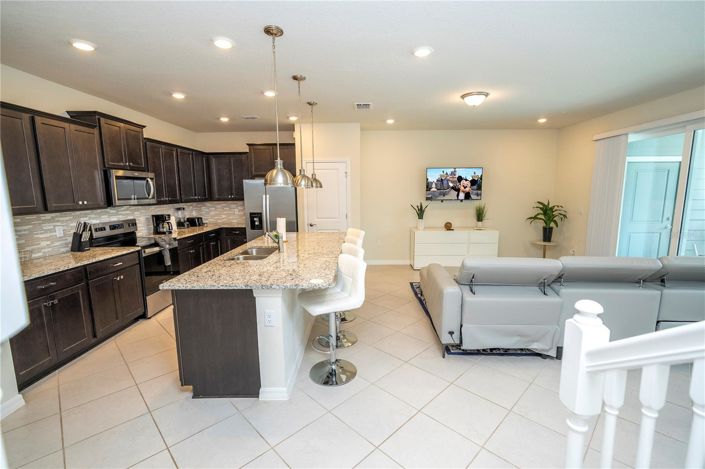 Image No.13-5 Bed Townhouse for sale