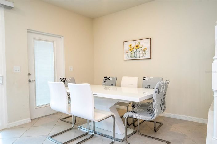 Image No.18-5 Bed Townhouse for sale